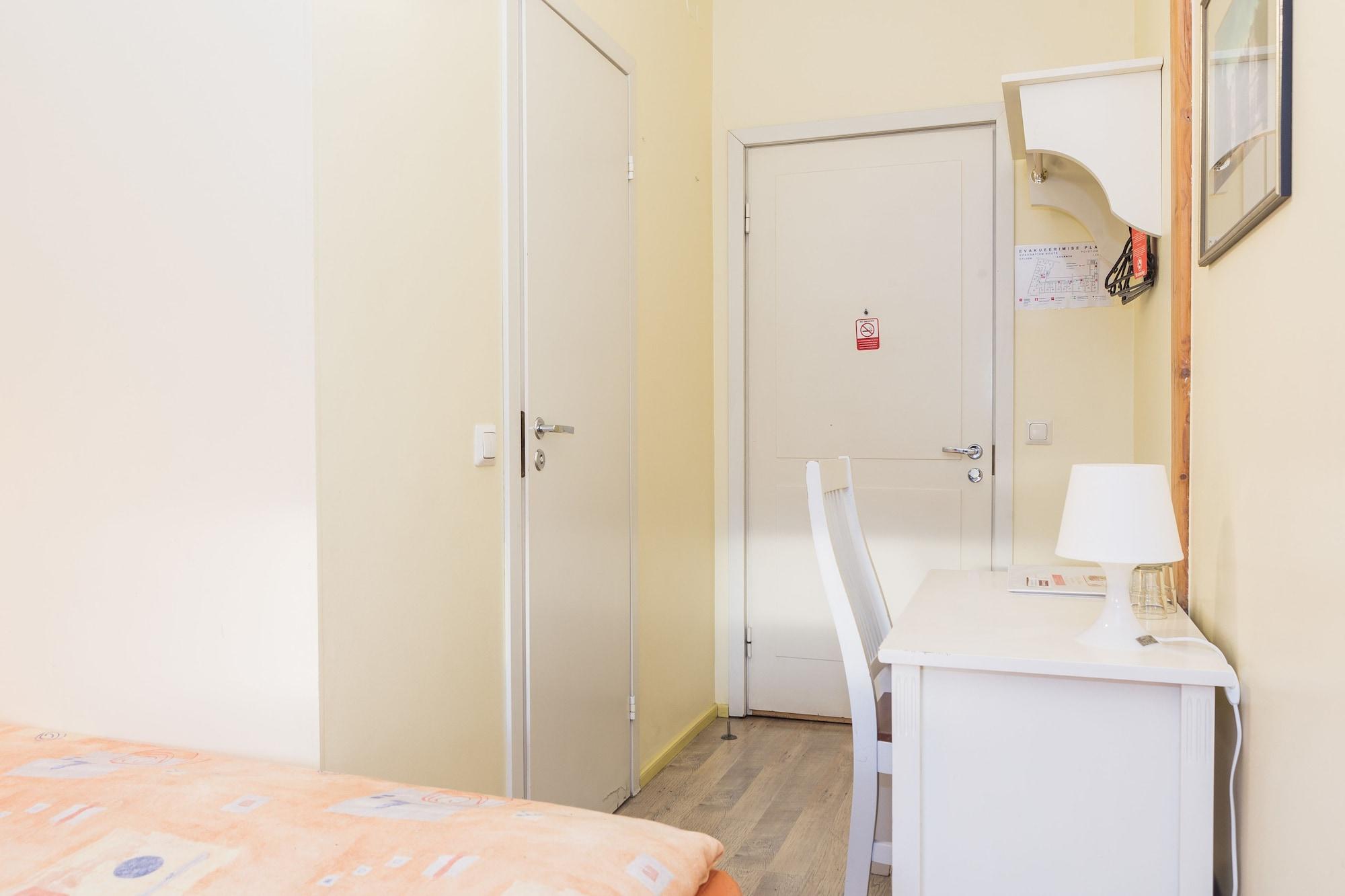 Economy Hotel Ταλίν Εξωτερικό φωτογραφία